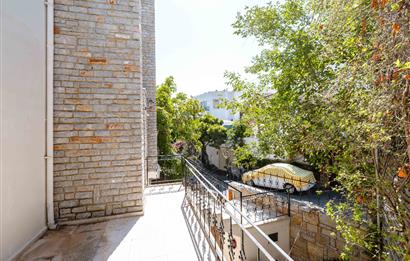 Bodrum Kumbahçe Satılık 5+1 Müstakil Yarı Taş Villa ve 2+1 Daire