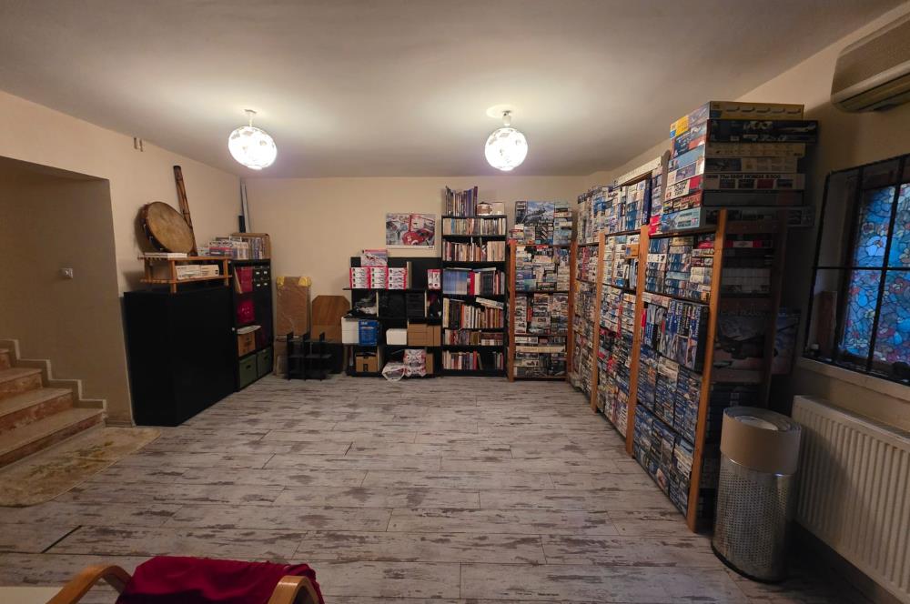 Köşe konumlu her işe uygun 2 katlı depolu dükkan