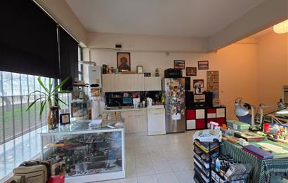 Köşe konumlu her işe uygun 2 katlı depolu dükkan