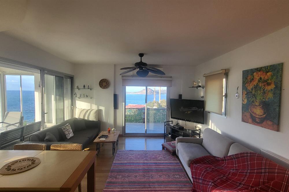 Yalıkavak Geriş'de Deniz Manzaralı Havuzlu 2+1 Yıllık Kiralık Daire