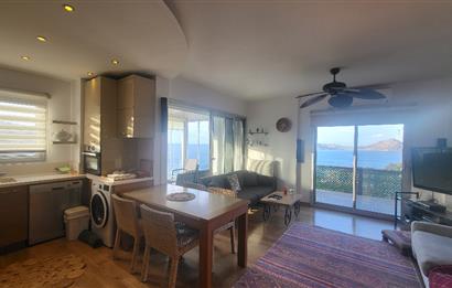 Yalıkavak Geriş'de Deniz Manzaralı Havuzlu 2+1 Yıllık Kiralık Daire