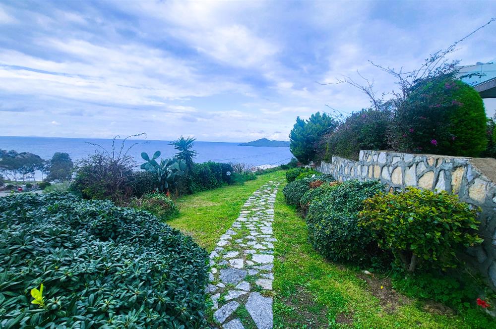 Yalıkavak Geriş'de Deniz Manzaralı Havuzlu 2+1 Yıllık Kiralık Daire