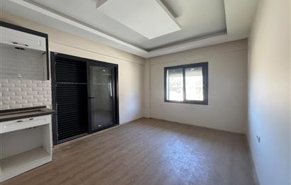 Foça Bağarası'nda Site İçerisinde Bahçe Katı 2+1 Kiralık Daire