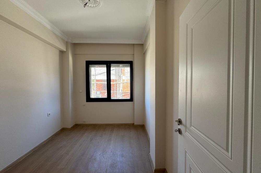 Foça Bağarası'nda Site İçerisinde Bahçe Katı 2+1 Kiralık Daire