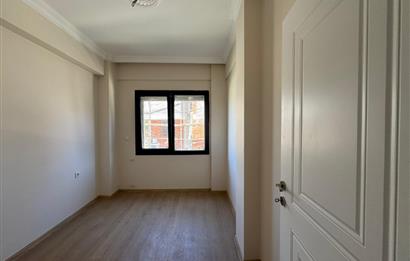 Foça Bağarası'nda Site İçerisinde Bahçe Katı 2+1 Kiralık Daire