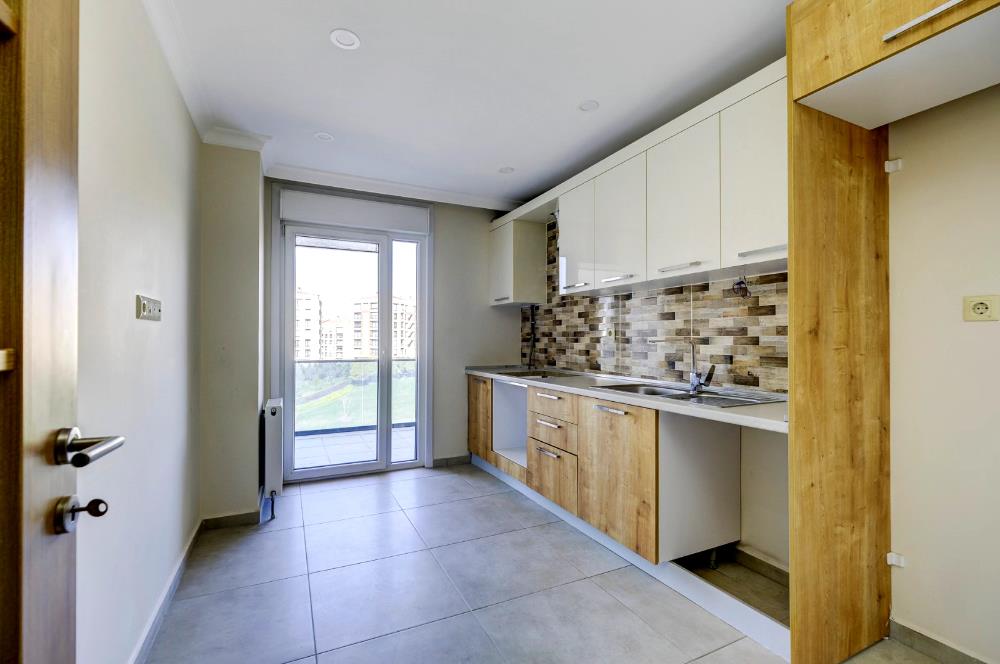 NEWCİTY 2.ETAPTA METRO VE METROBÜSE YAKIN SATILIK DAİRE