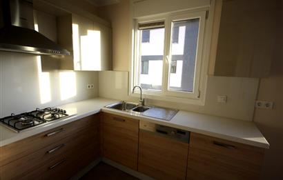 GÖZTEPEDE DENİZ MANZARALI 3+1 KİRALIK DAİRE