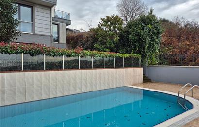 Uskumruköy Lotus Life'ta Havuz Cepheli Bahçe Dubleks