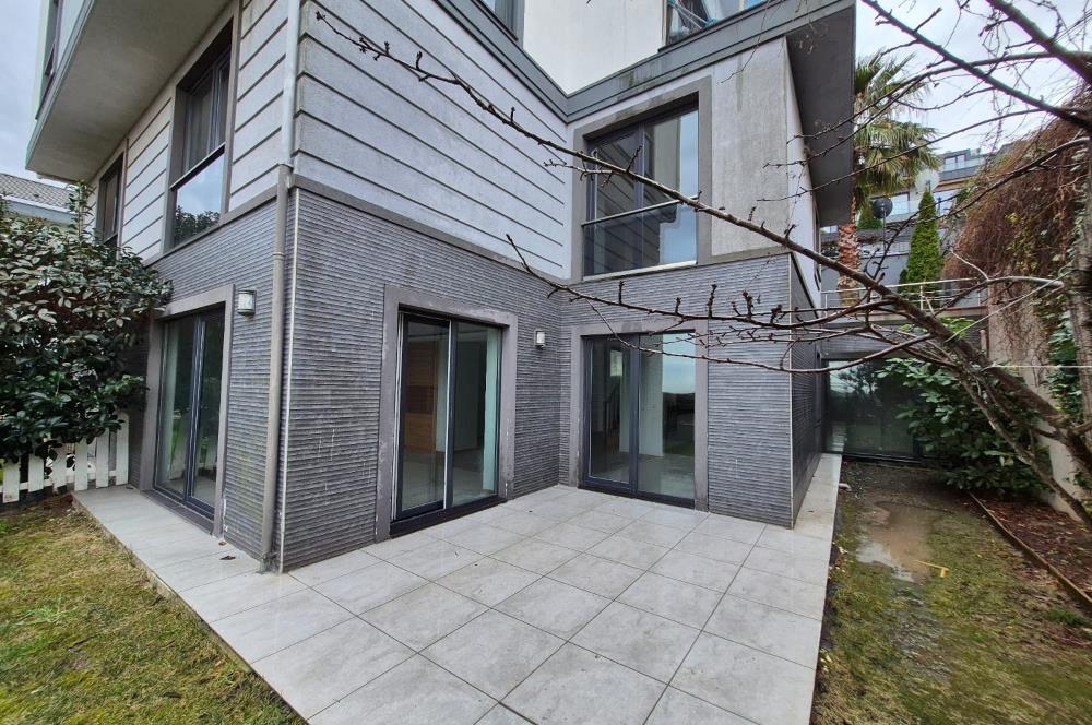 Uskumruköy Lotus Life'ta Havuz Cepheli Bahçe Dubleks