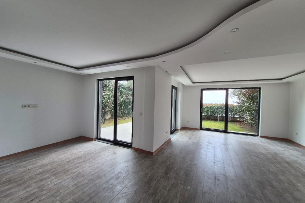 Uskumruköy Lotus Life'ta Havuz Cepheli Bahçe Dubleks