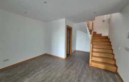 Uskumruköy Lotus Life'ta Havuz Cepheli Bahçe Dubleks