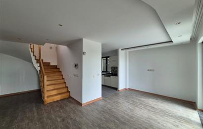 Uskumruköy Lotus Life'ta Havuz Cepheli Bahçe Dubleks