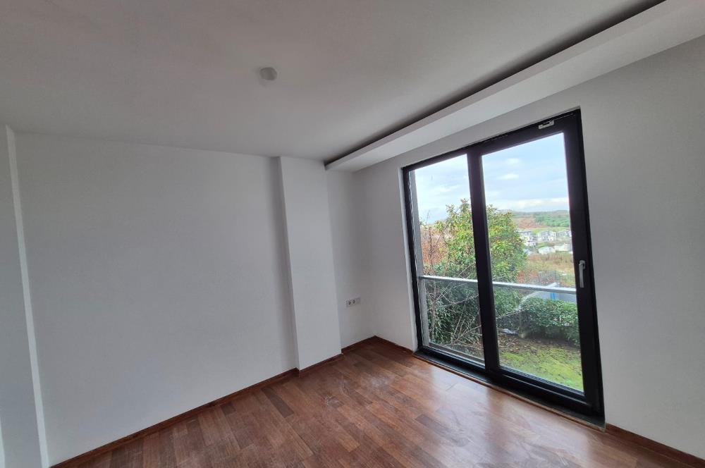 Uskumruköy Lotus Life'ta Havuz Cepheli Bahçe Dubleks