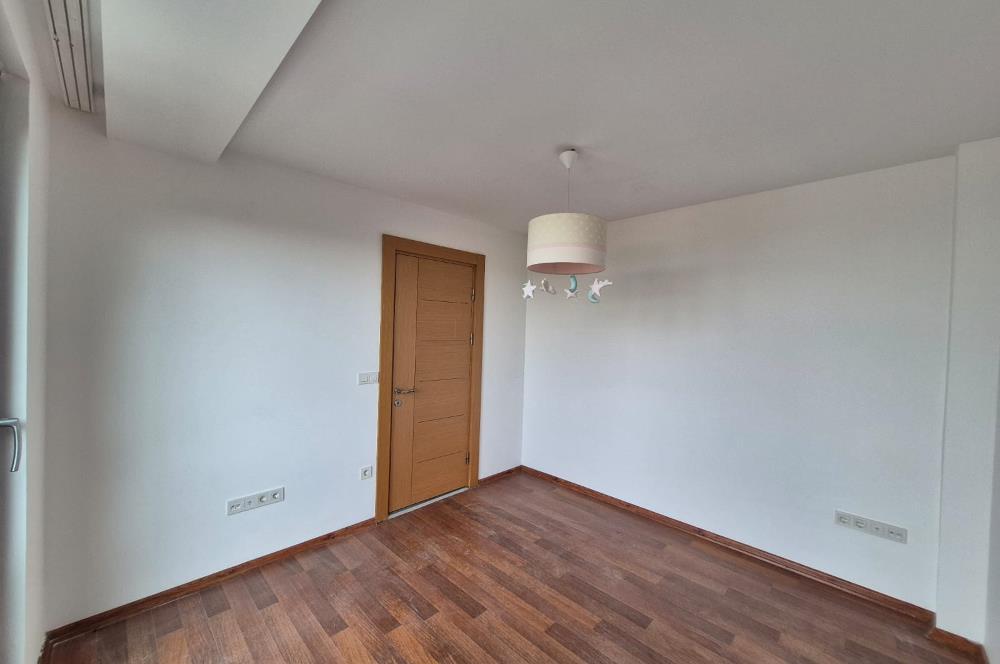 Uskumruköy Lotus Life'ta Havuz Cepheli Bahçe Dubleks