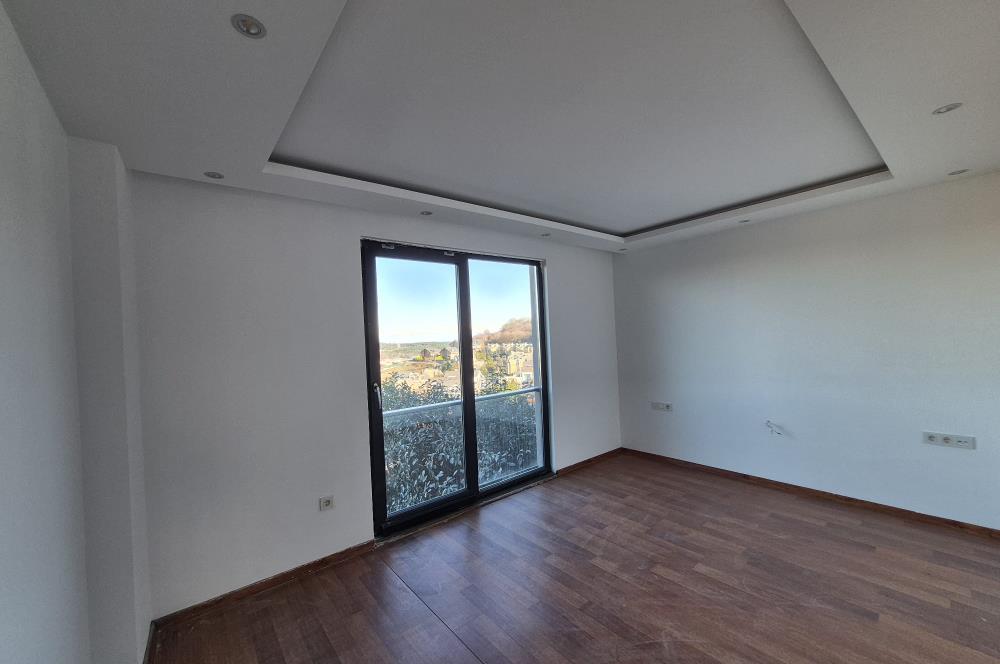 Uskumruköy Lotus Life'ta Havuz Cepheli Bahçe Dubleks