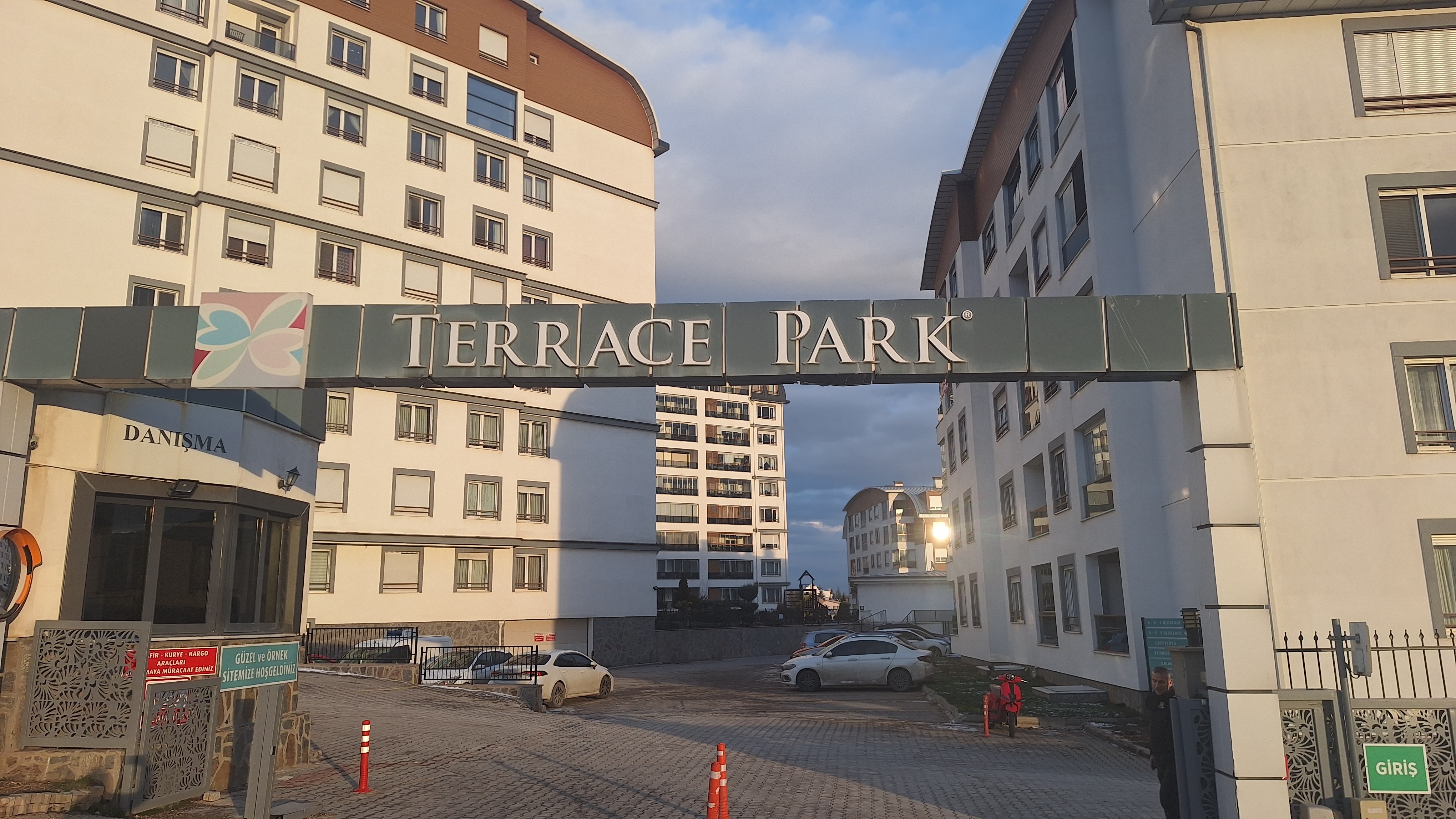 CENTURY 21 VİZYON'DAN TERRACE PARK SİTESİNDE 2+1 LÜKS KİRALIK DAİRE