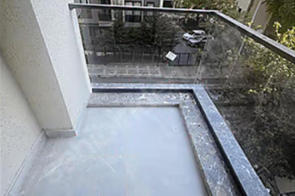 ERENKÖY DE MARMARAY VE ULAŞIMA ÇOK YAKIN 4+1 DUBLEX