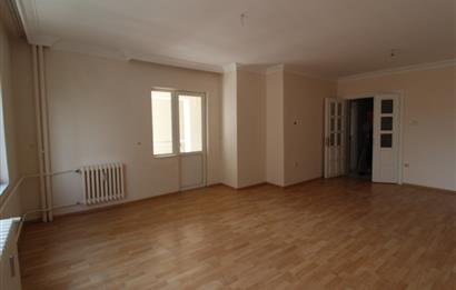 KOŞUYOLUN EN TERCİH EDİLEN ÖZLEM SİTESİNDE BAKIMLI KİRALIK 3+1