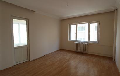 KOŞUYOLUN EN TERCİH EDİLEN ÖZLEM SİTESİNDE BAKIMLI KİRALIK 3+1