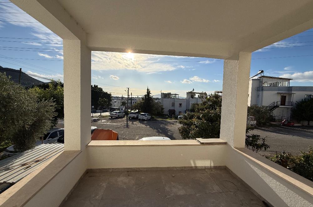 Turgutreis Pazaryeri Yakınında Komple Yenilenmiş Eşyasız Kiralık Deniz Manzaralı 3+1 Dubleks