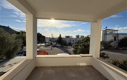 Turgutreis Pazaryeri Yakınında Komple Yenilenmiş Eşyasız Kiralık Deniz Manzaralı 3+1 Dubleks