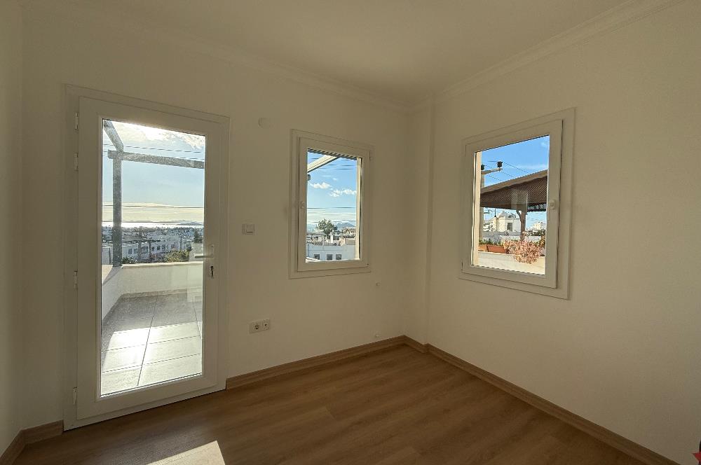 Turgutreis Pazaryeri Yakınında Komple Yenilenmiş Eşyasız Kiralık Deniz Manzaralı 3+1 Dubleks