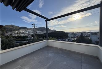 Turgutreis Pazaryeri Yakınında Komple Yenilenmiş Eşyasız Kiralık Deniz Manzaralı 3+1 Dubleks - 1 - 31218