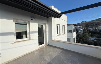 Turgutreis Pazaryeri Yakınında Komple Yenilenmiş Eşyasız Kiralık Deniz Manzaralı 3+1 Dubleks
