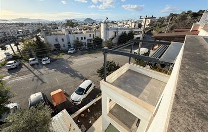 Turgutreis Pazaryeri Yakınında Komple Yenilenmiş Eşyasız Kiralık Deniz Manzaralı 3+1 Dubleks