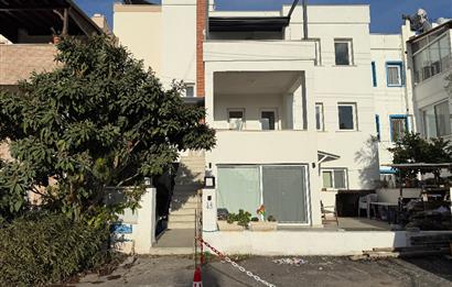 Turgutreis Pazaryeri Yakınında Komple Yenilenmiş Eşyasız Kiralık Deniz Manzaralı 3+1 Dubleks