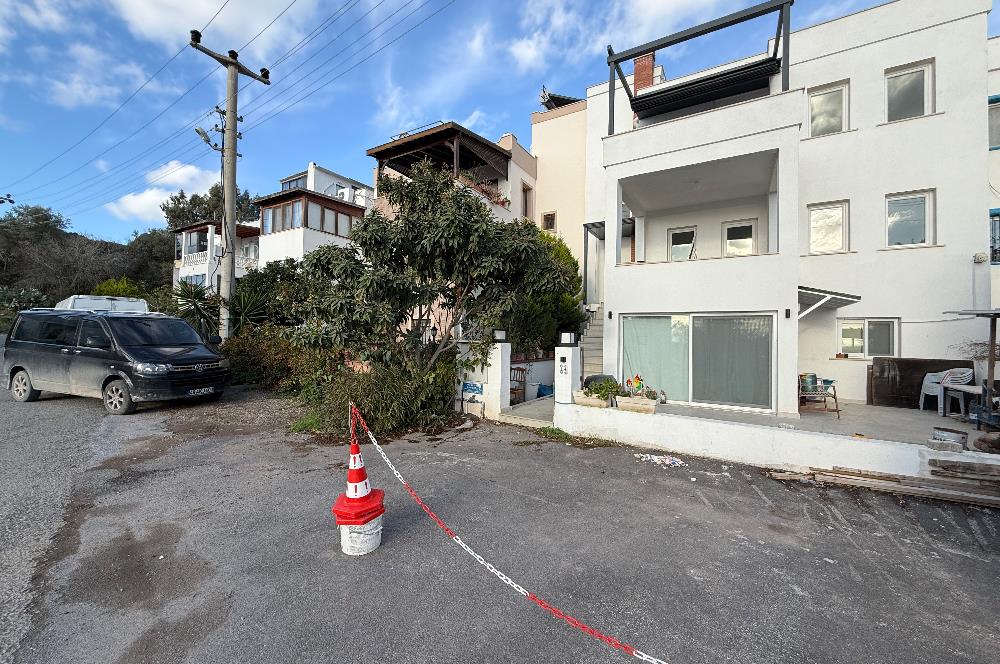 Turgutreis Pazaryeri Yakınında Komple Yenilenmiş Eşyasız Kiralık Deniz Manzaralı 3+1 Dubleks