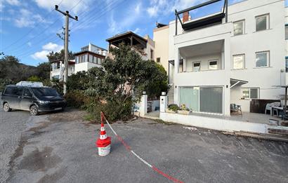 Turgutreis Pazaryeri Yakınında Komple Yenilenmiş Eşyasız Kiralık Deniz Manzaralı 3+1 Dubleks