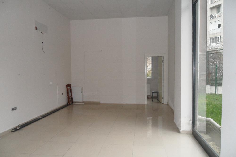 MERDİVENKÖYDE ÖN KULLANIMLI İSKANLI SATILIK DÜKKAN 8.500.000-TL