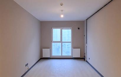 METROBÜSE YAKIN GÜNEY CEPHE SİTE İÇİNDE 1+1 BOŞ SATILIK DAİRE