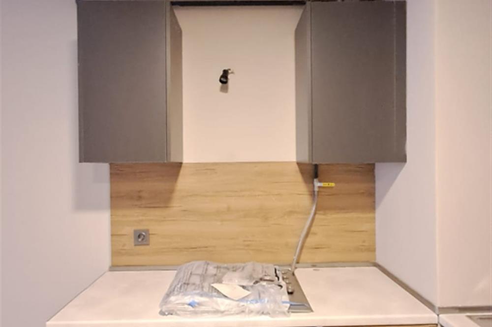 METROBÜSE YAKIN GÜNEY CEPHE SİTE İÇİNDE 1+1 BOŞ SATILIK DAİRE