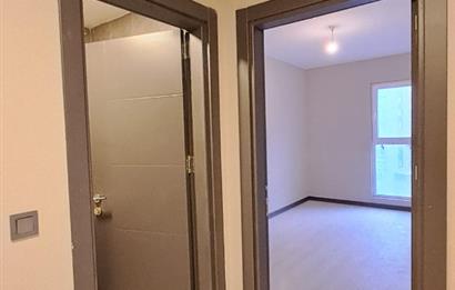 METROBÜSE YAKIN GÜNEY CEPHE SİTE İÇİNDE 1+1 BOŞ SATILIK DAİRE