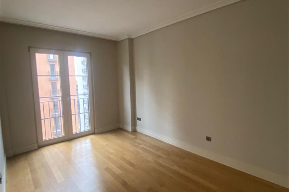 SİNPAŞ FİNANS ŞEHİR PALAS ETABI' NDA 4+1 KİRALIK DAİRE