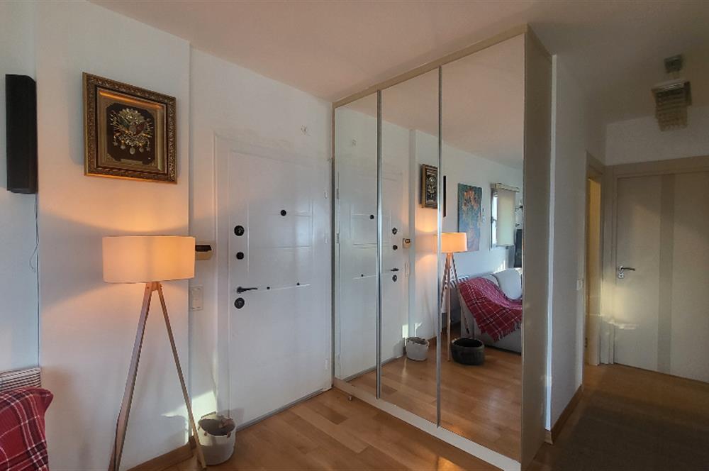 Yalıkavak Geriş'de Deniz Manzaralı Havuzlu 2+1 Yıllık Kiralık Daire