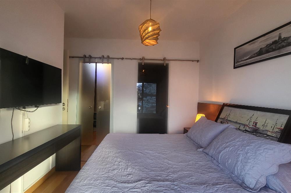 Yalıkavak Geriş'de Deniz Manzaralı Havuzlu 2+1 Yıllık Kiralık Daire