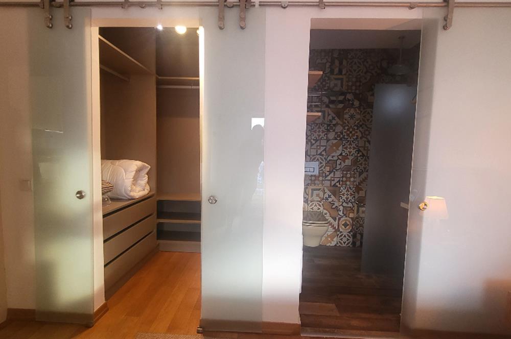 Yalıkavak Geriş'de Deniz Manzaralı Havuzlu 2+1 Yıllık Kiralık Daire