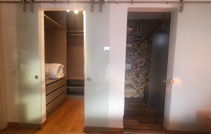 Yalıkavak Geriş'de Deniz Manzaralı Havuzlu 2+1 Yıllık Kiralık Daire