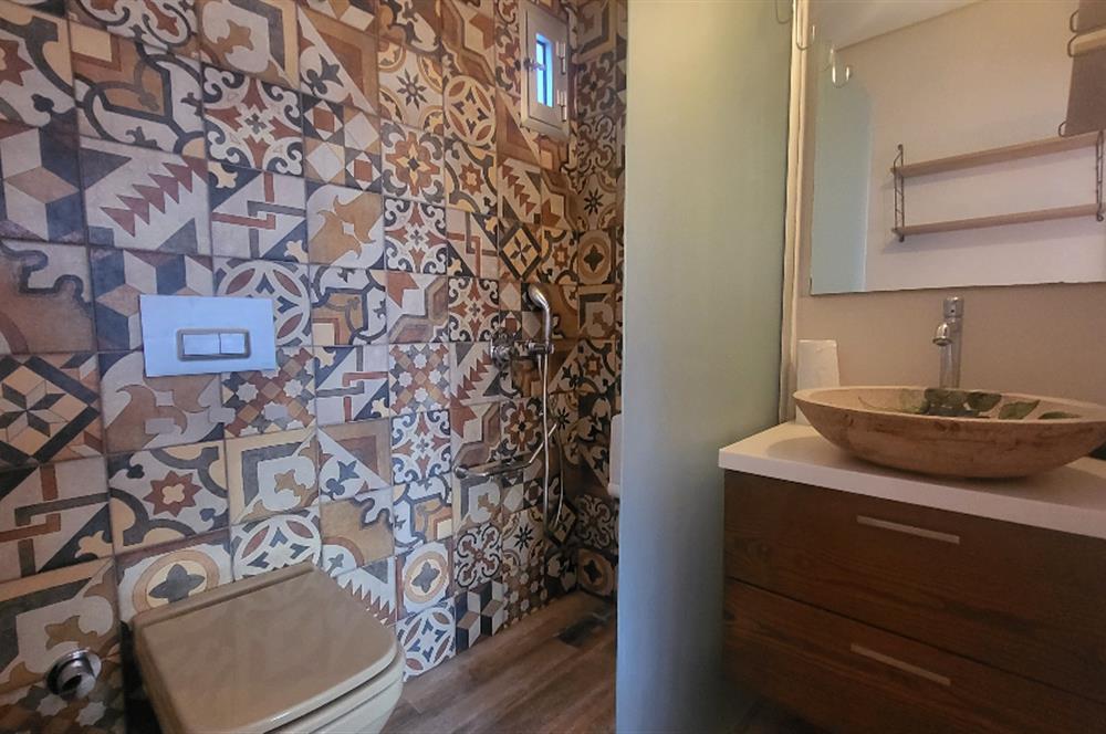 Yalıkavak Geriş'de Deniz Manzaralı Havuzlu 2+1 Yıllık Kiralık Daire