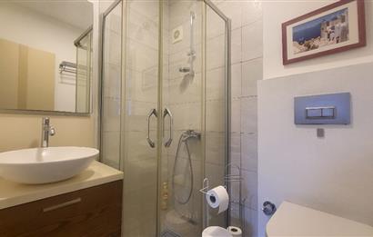 Yalıkavak Geriş'de Deniz Manzaralı Havuzlu 2+1 Yıllık Kiralık Daire