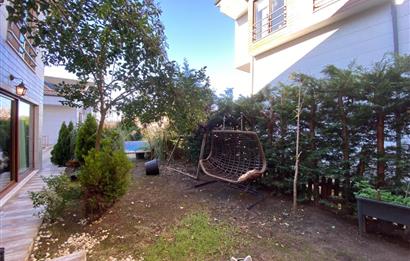 Uskumruköy'de Şerefiyesi Yüksek, Bahçeli Müstakil Villa