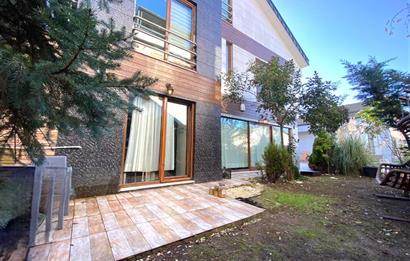 Uskumruköy'de Şerefiyesi Yüksek, Bahçeli Müstakil Villa