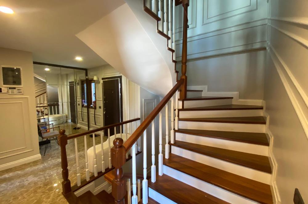 Uskumruköy'de Şerefiyesi Yüksek, Bahçeli Müstakil Villa