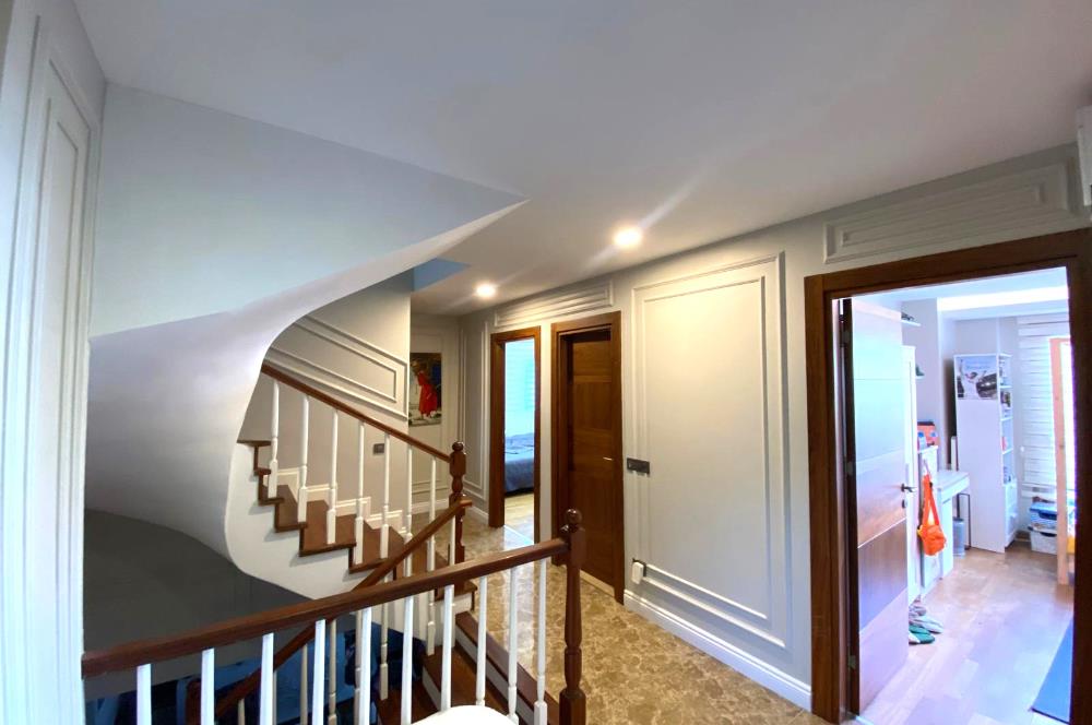 Uskumruköy'de Şerefiyesi Yüksek, Bahçeli Müstakil Villa