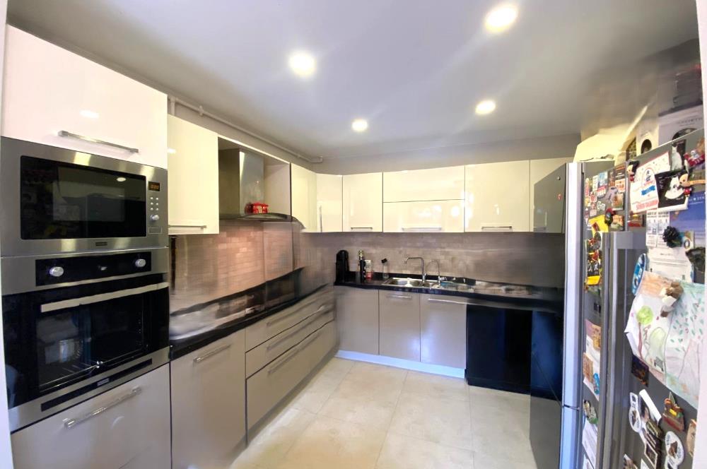 Uskumruköy'de Şerefiyesi Yüksek, Bahçeli Müstakil Villa