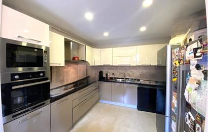 Uskumruköy'de Şerefiyesi Yüksek, Bahçeli Müstakil Villa