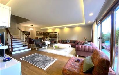 Uskumruköy'de Şerefiyesi Yüksek, Bahçeli Müstakil Villa